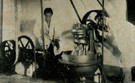1949年，上海解放后，香港分行开始独立经营。   1949..